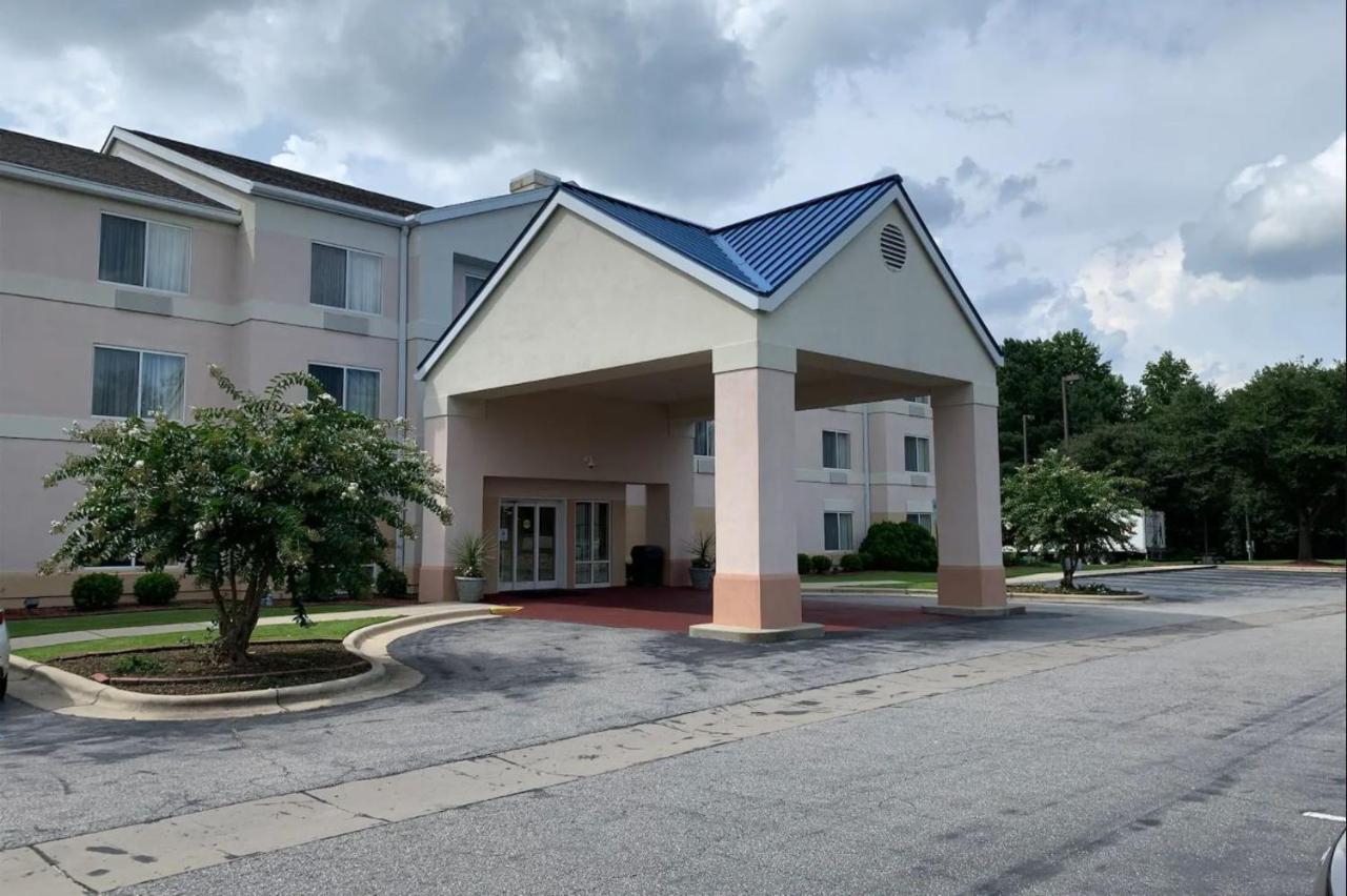 Country & By Radisson, I-95, Nc Hotel