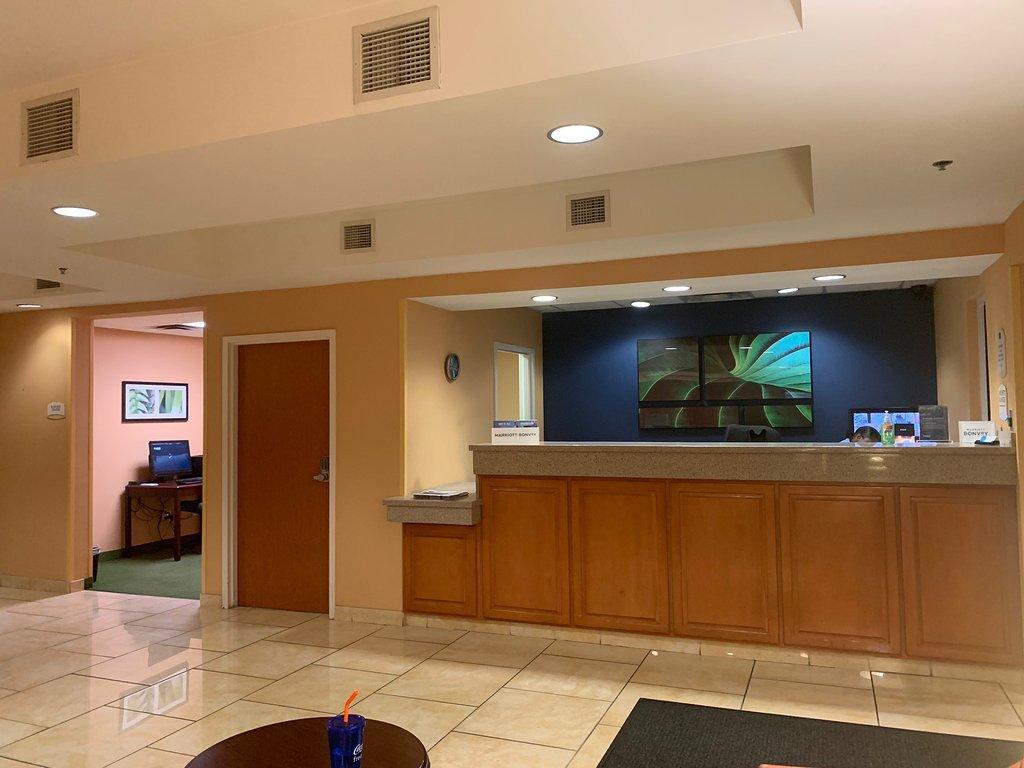 Hotel Country & By Radisson, I-95, Nc