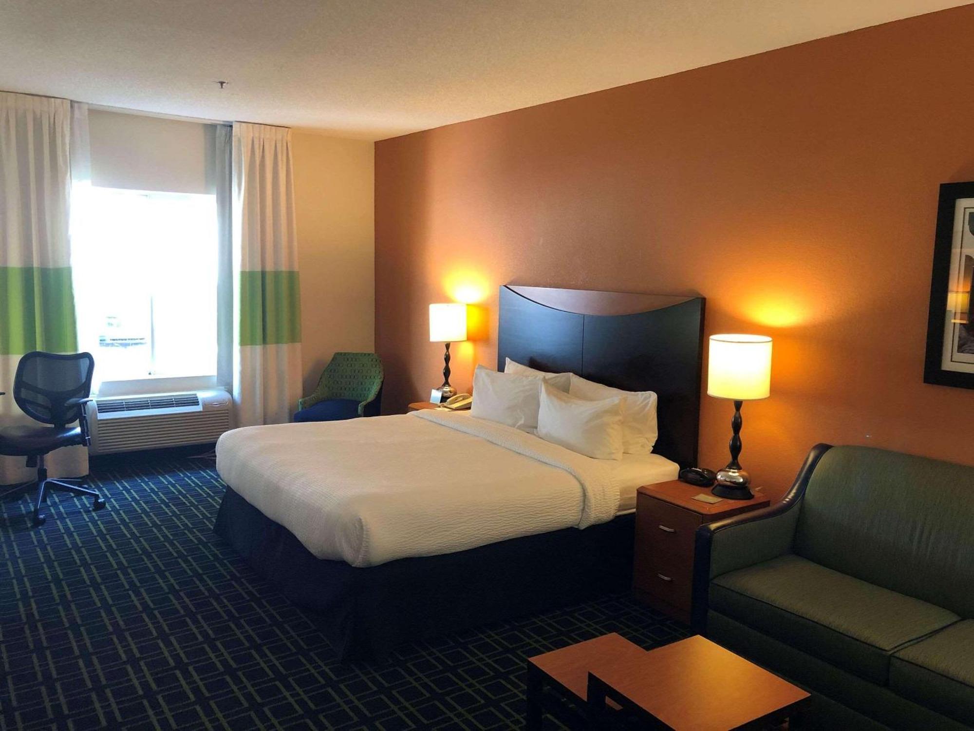 Country & By Radisson, I-95, Nc Hotel Fayetteville