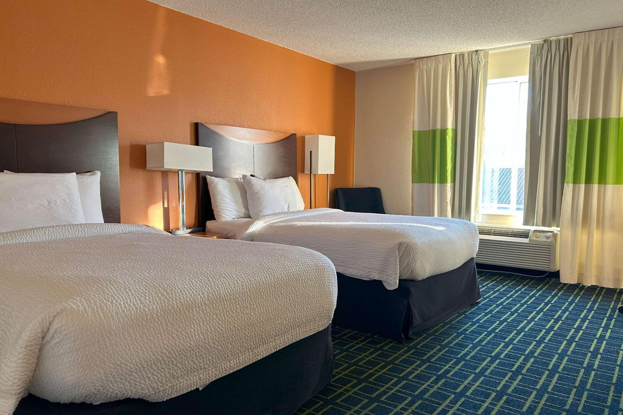 Country & By Radisson, I-95, Nc