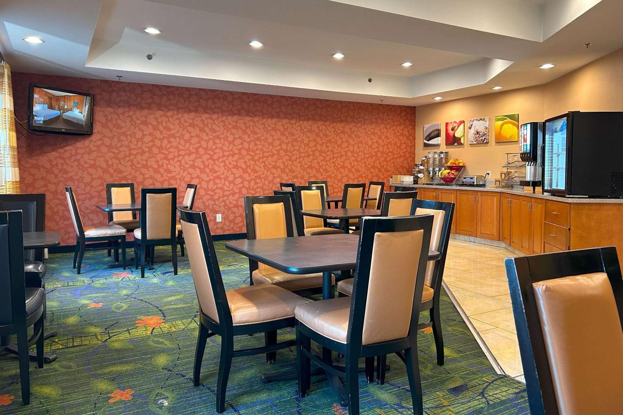 Country & By Radisson, I-95, Nc Hotel 3*