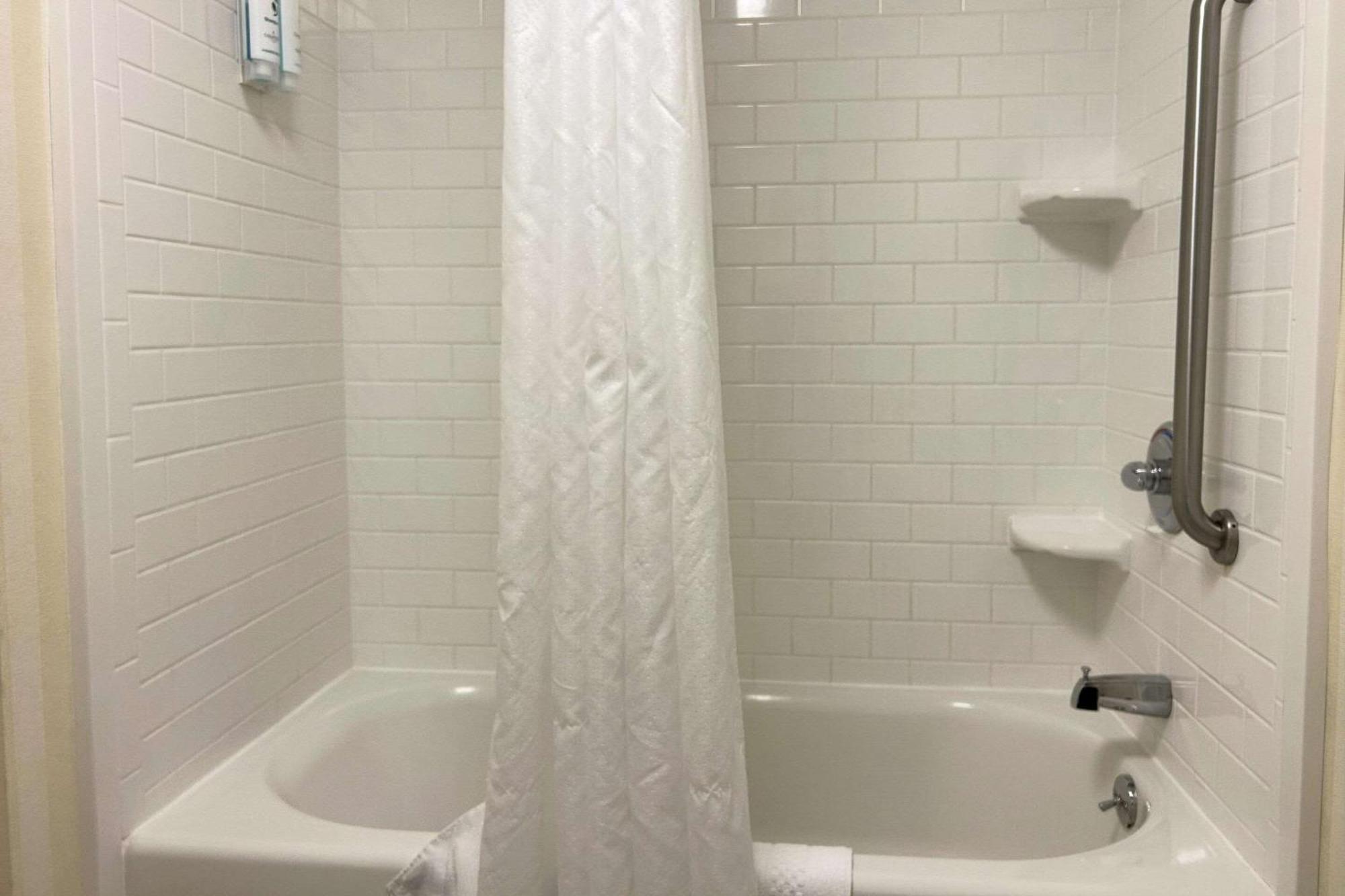 Country & By Radisson, I-95, Nc Hotel 3*