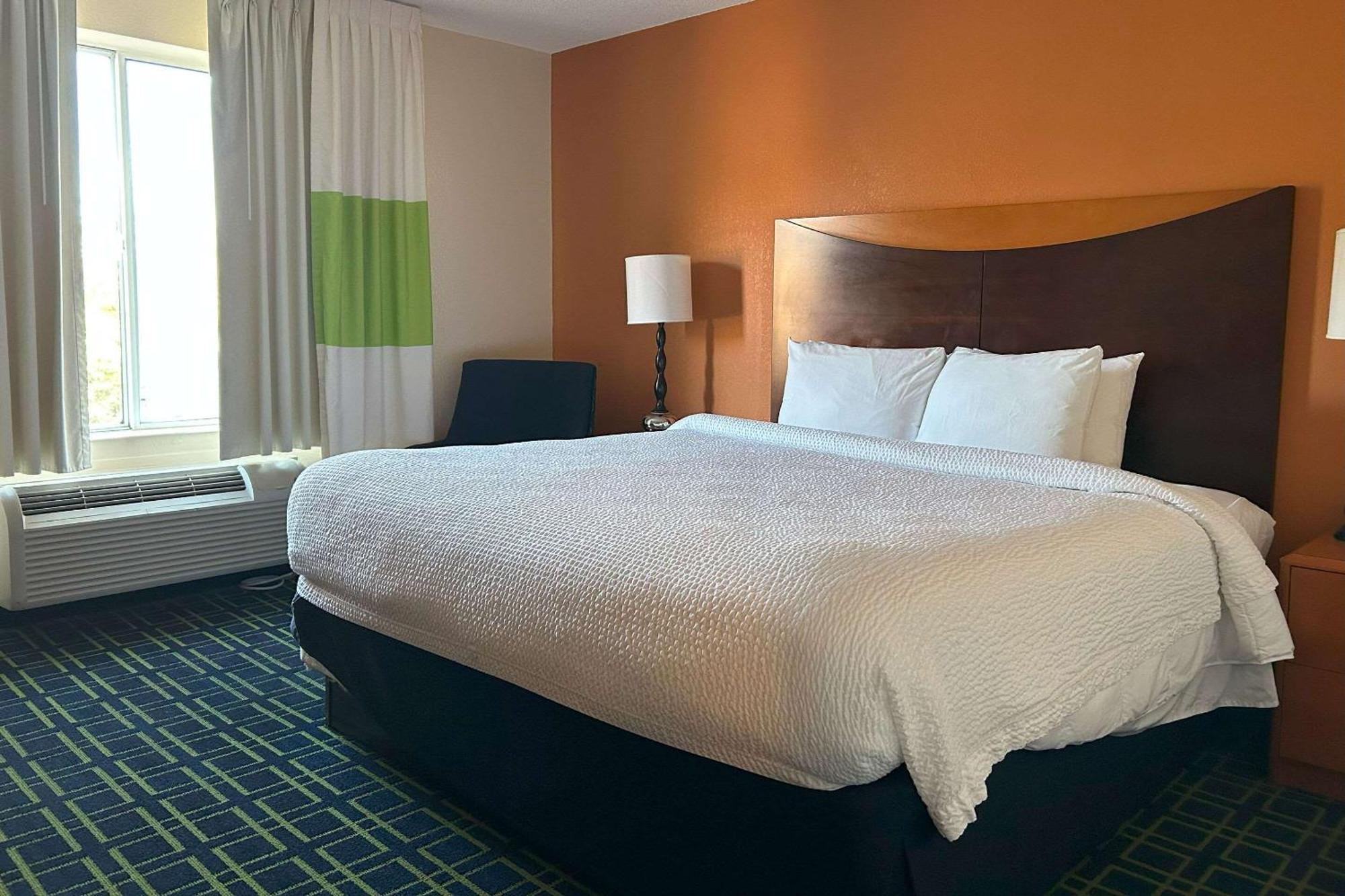 Hotel Country & By Radisson, I-95, Nc