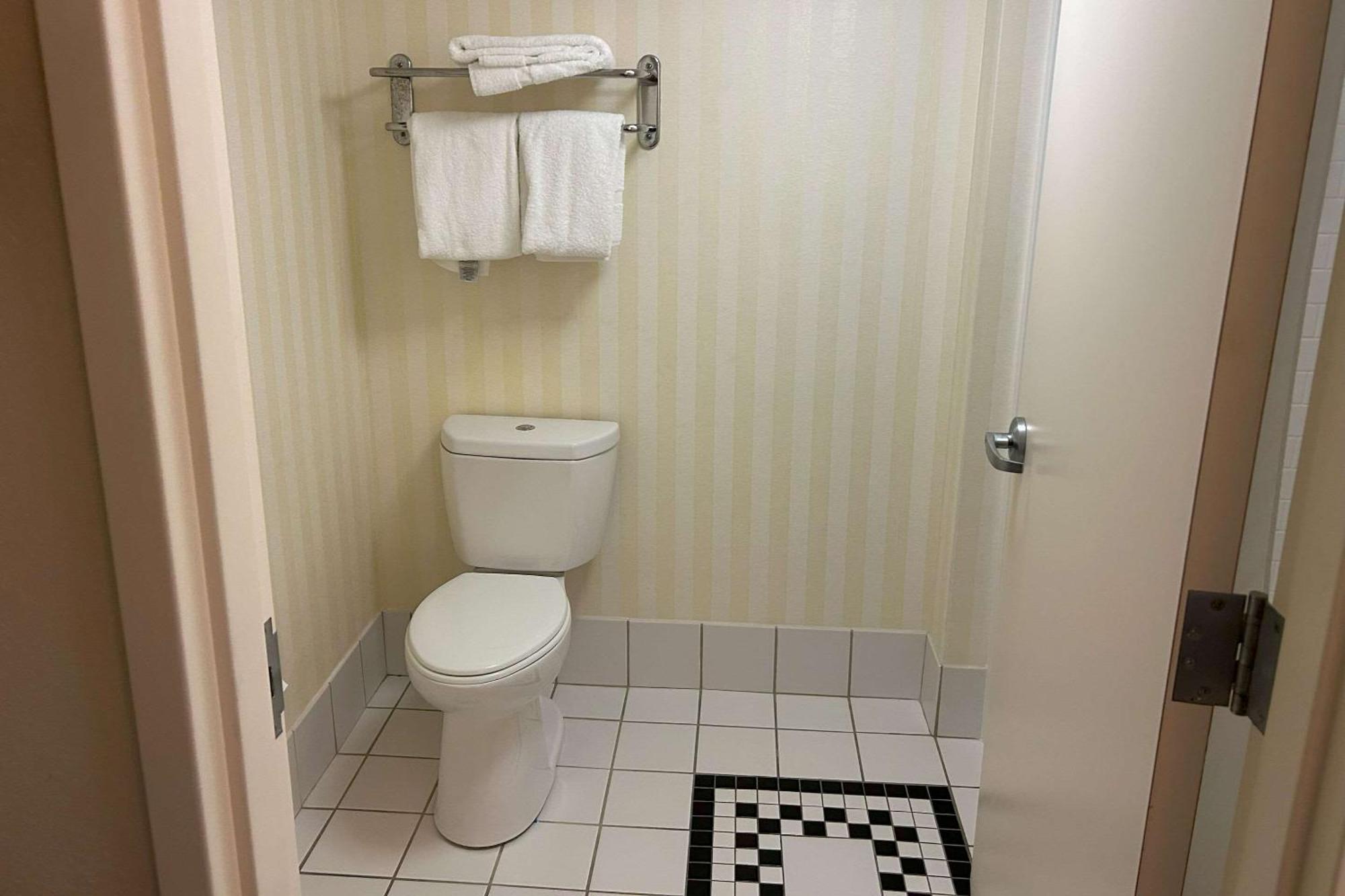 Country & By Radisson, I-95, Nc Hotel 3*