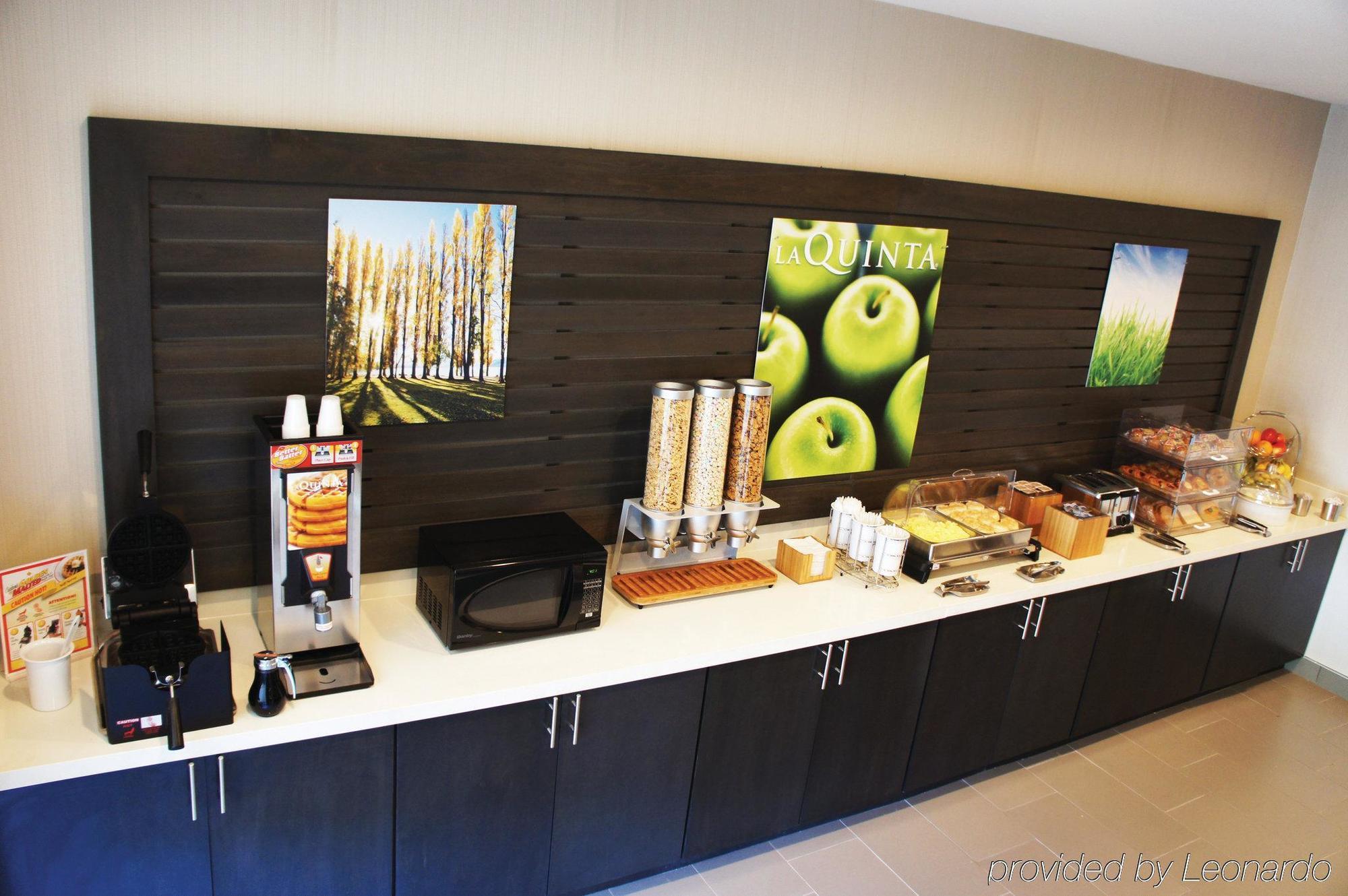 Country & By Radisson, I-95, Nc Hotel 3*